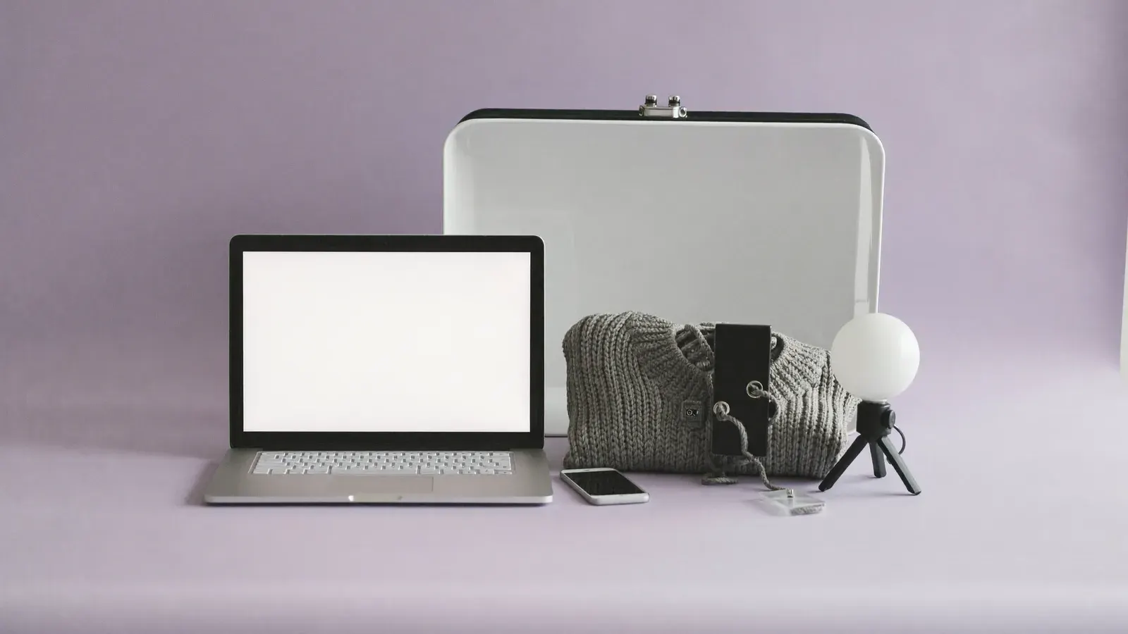 AI for online sellers: listings, photos and pricing: the kit, photographed as a studio still life